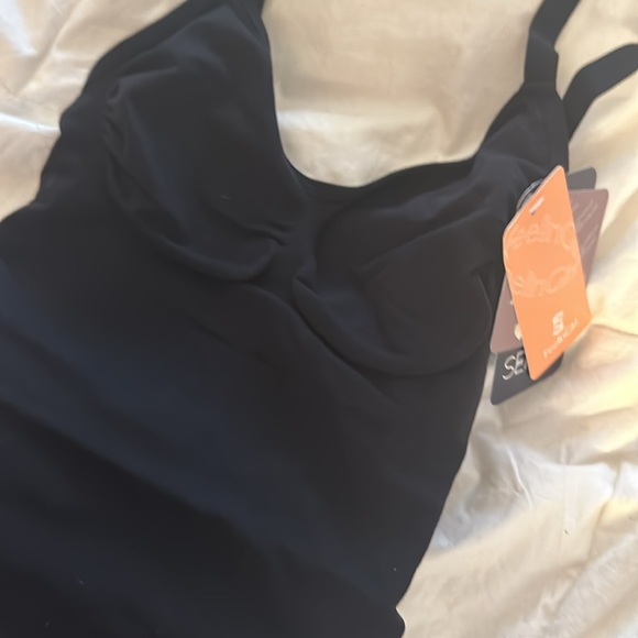 Feeling girl bodysuit shaper spaghetti string. This is listed as an extra large - Picture 2 of 7